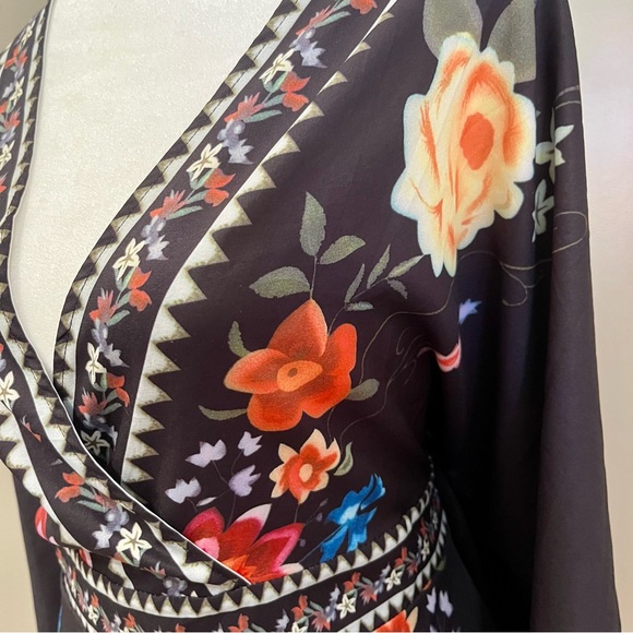 Multi-Colored Floral Tie-Back Romper - Picture 4 of 4